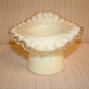 Fenton Ivory Crest Top Hat Jack in the Pulpit